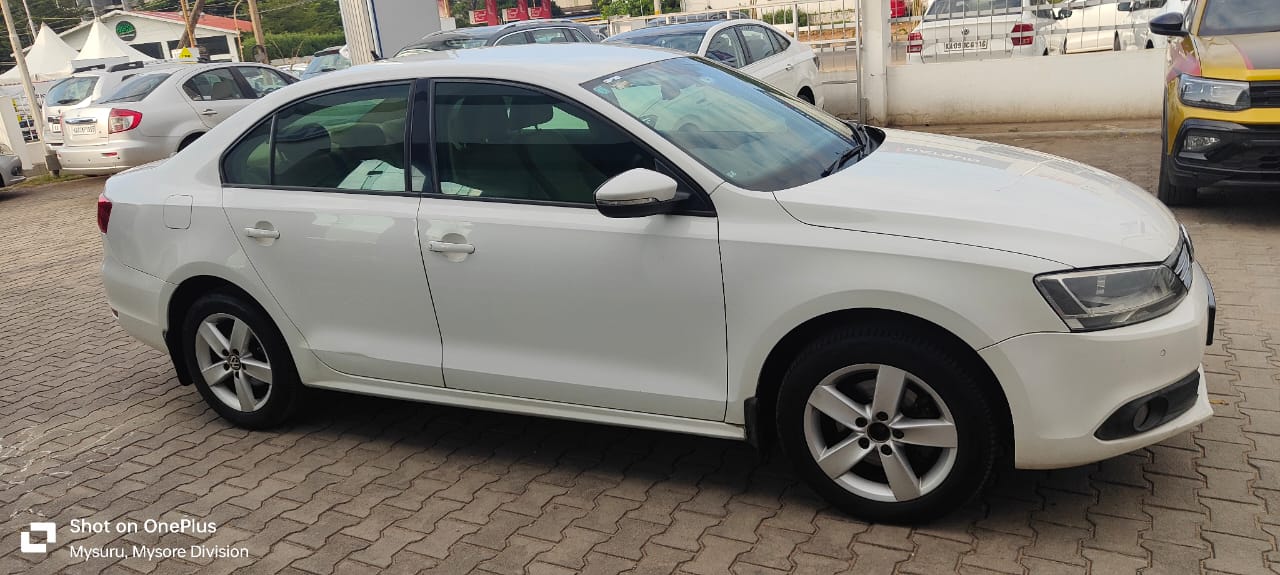 Volkswagen Jetta(2011-2013) Comfortline Tsi